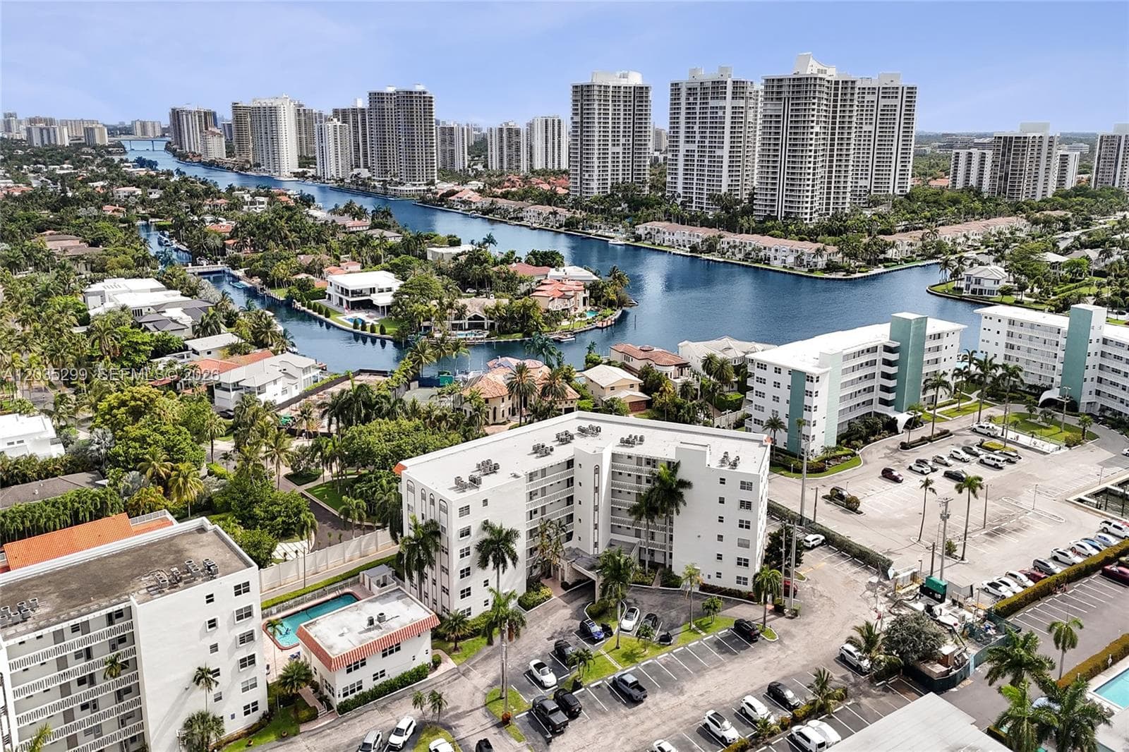 GOLDEN VIEW · #107 in Hallandale Beach - Photo 44