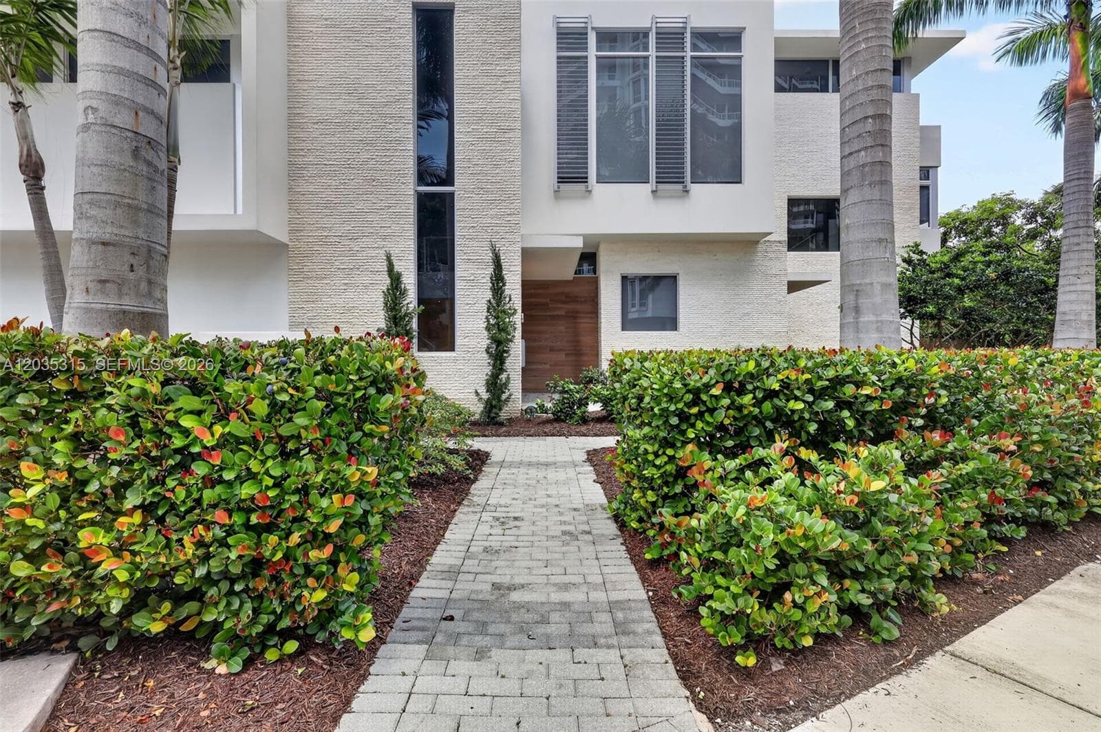 3750 Yacht Club Dr #TH5 photo 4