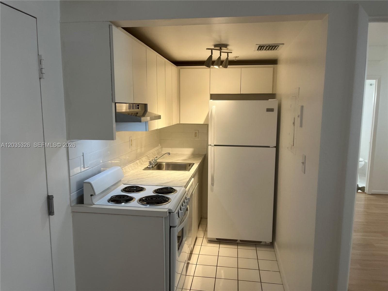 OHIO APARTMENT BLDG CONDO · #203 in Miami Beach - Photo 12