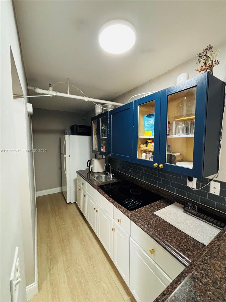 Islander Condominium · #208 in Miami Beach - Photo 14