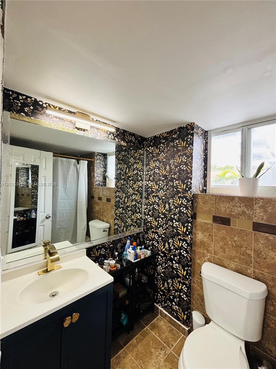 Islander Condominium · #208 in Miami Beach - Photo 18