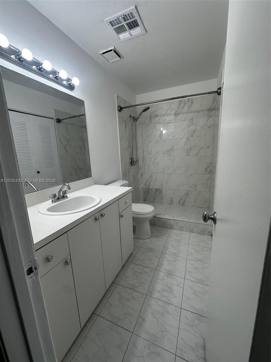 LA HACIENDA COUNTRY CLUB · #K in Hialeah - Photo 7