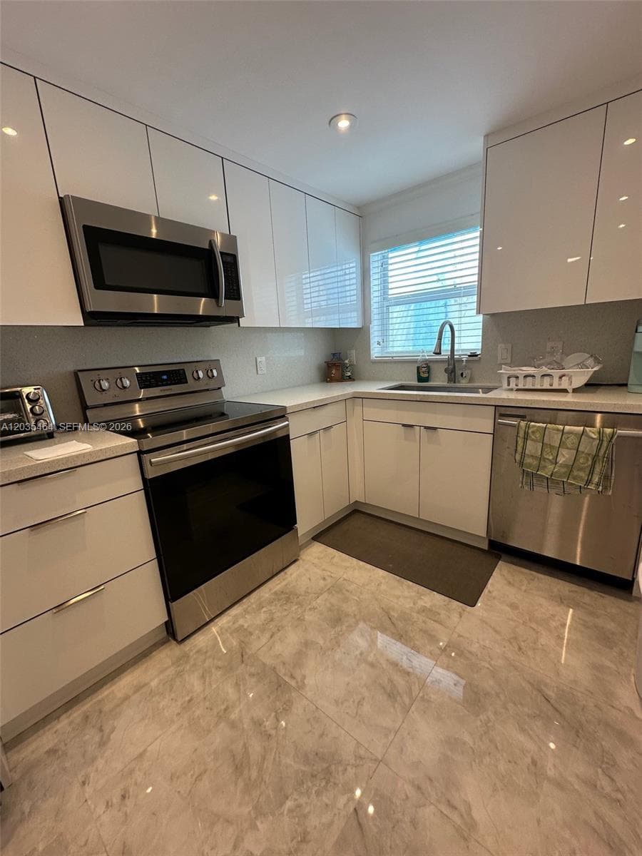 JAMES CENTRAL TOWERS COND · #401 in Miami Beach - Photo 13