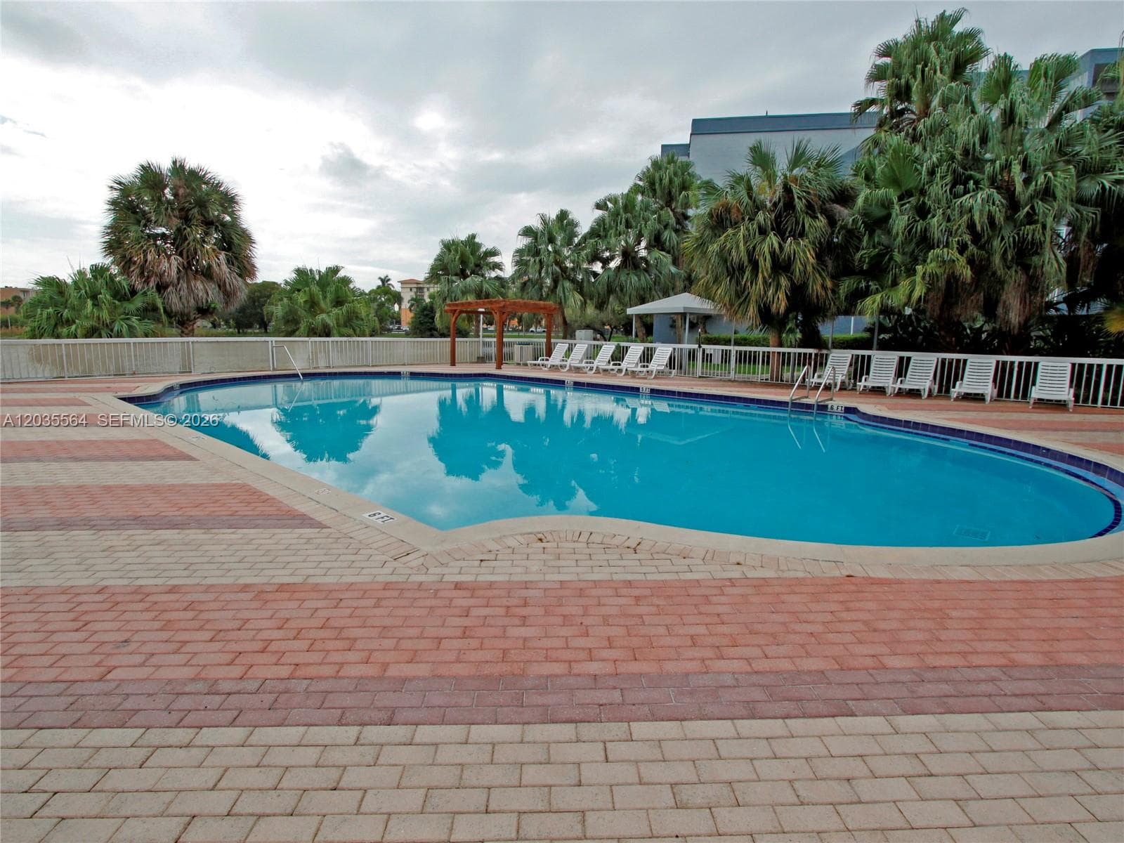 THE BEACH CLUB FONTAINEBL · #B403 in Miami - Photo 28
