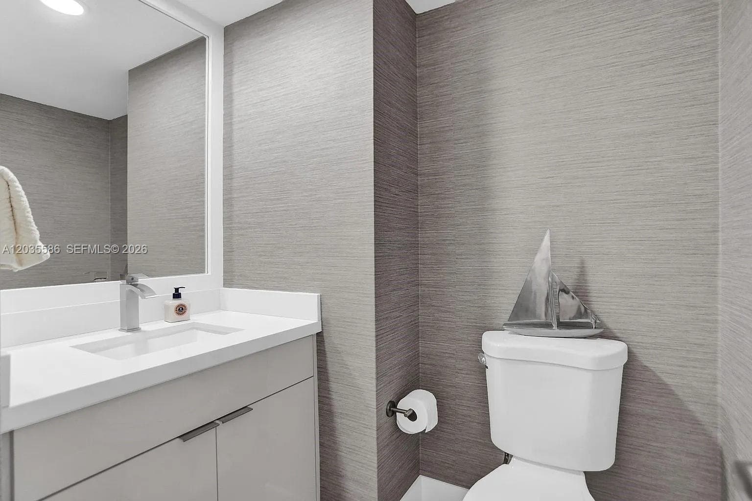 COMMODORE PLAZA CONDO · #1705 in Aventura - Photo 12