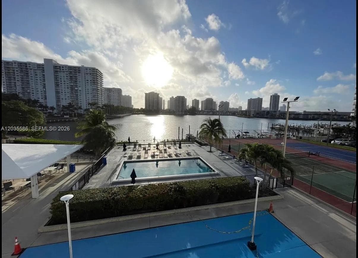 COMMODORE PLAZA CONDO · #1705 in Aventura - Photo 21
