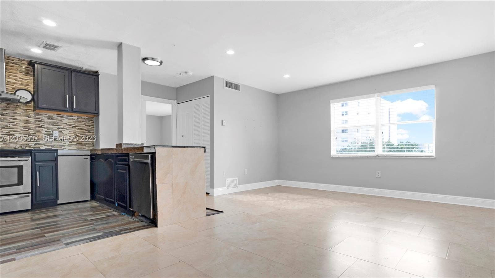 72 Carlyle Miami Beach Residences · #403 in Miami Beach - Photo 2