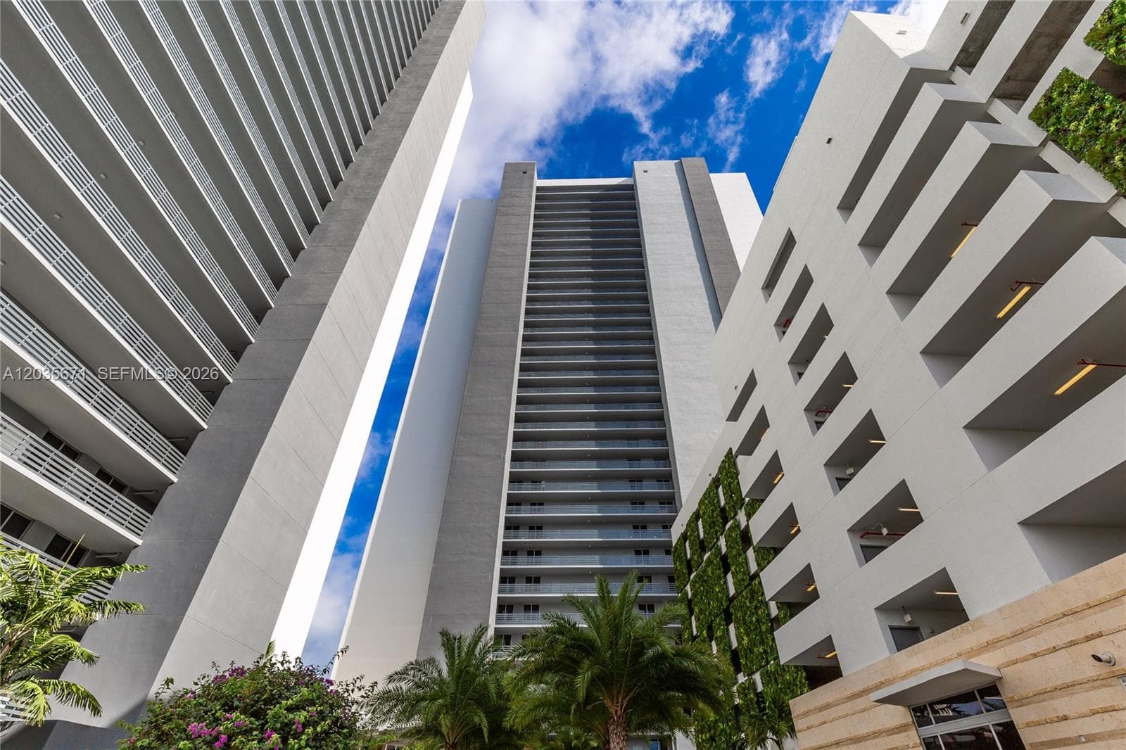 THE HARBOUR NORTH CONDO · #1805 in North Miami Beach - Photo 1