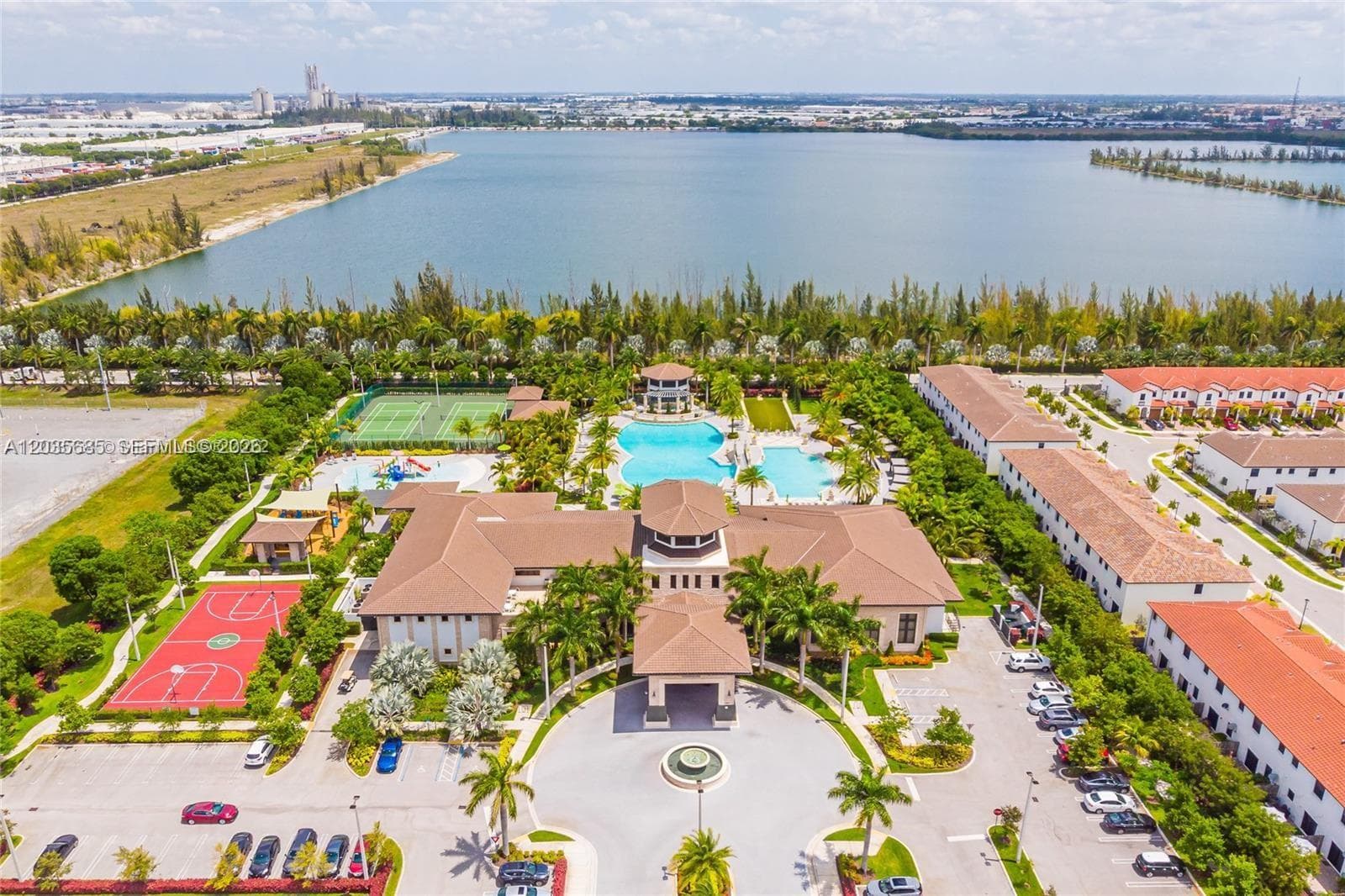 ST MAARTEN AT GRAND BAY · #212 in Doral - Photo 13