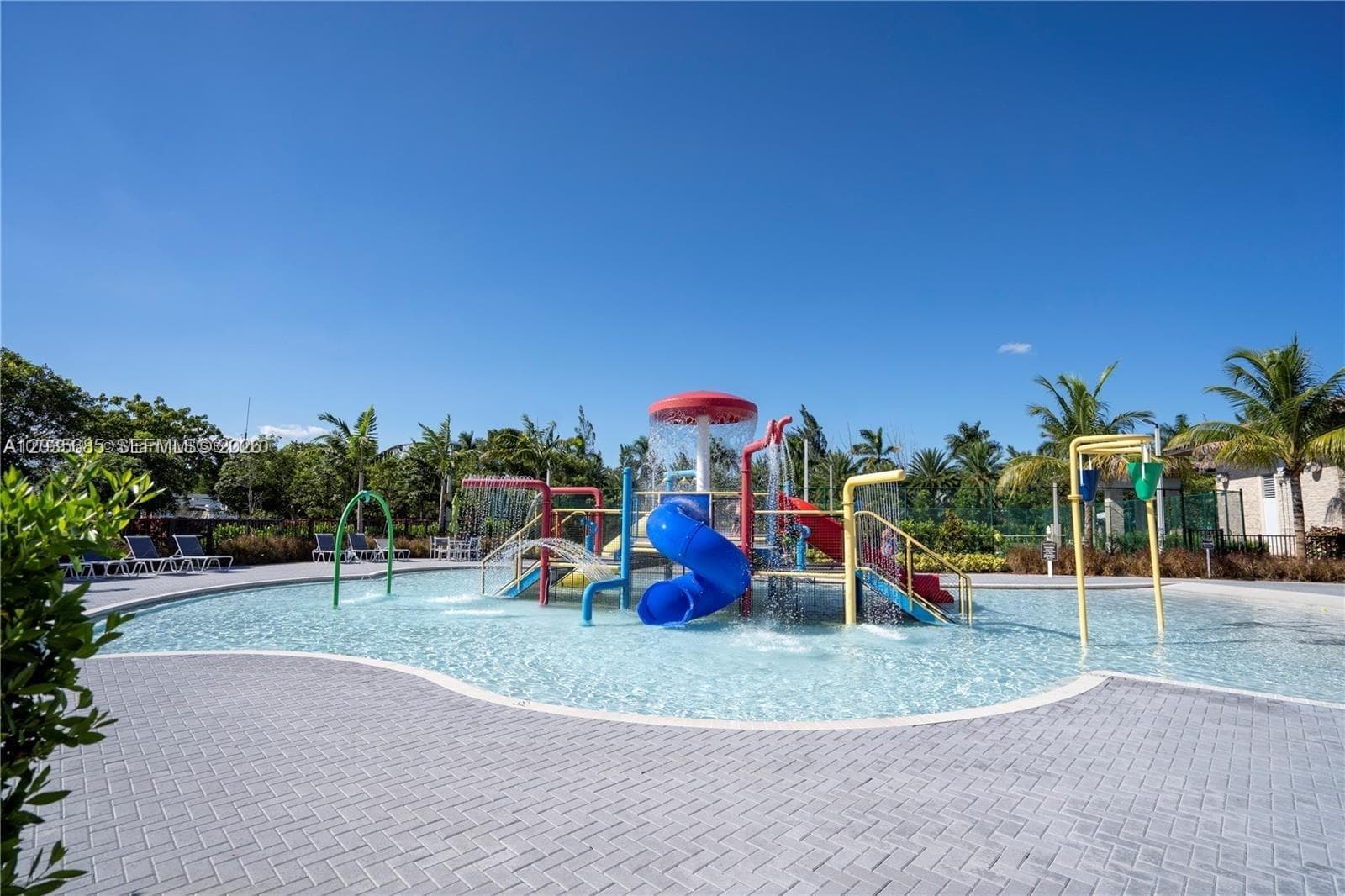 ST MAARTEN AT GRAND BAY · #212 in Doral - Photo 22