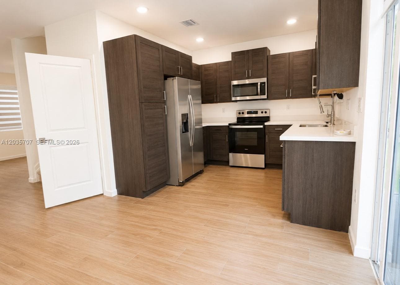 2459 SE 10th St #2459 photo 1