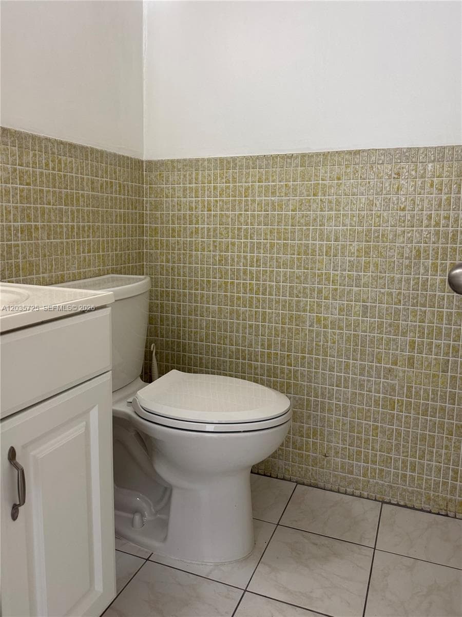 DORSEY ARMS CONDO · #904 in Hallandale Beach - Photo 9