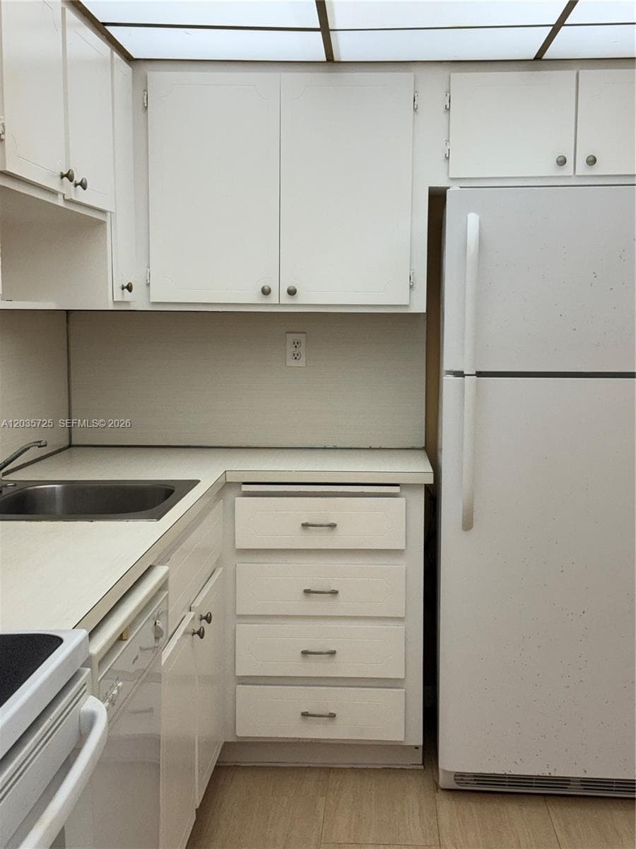 DORSEY ARMS CONDO · #904 in Hallandale Beach - Photo 8