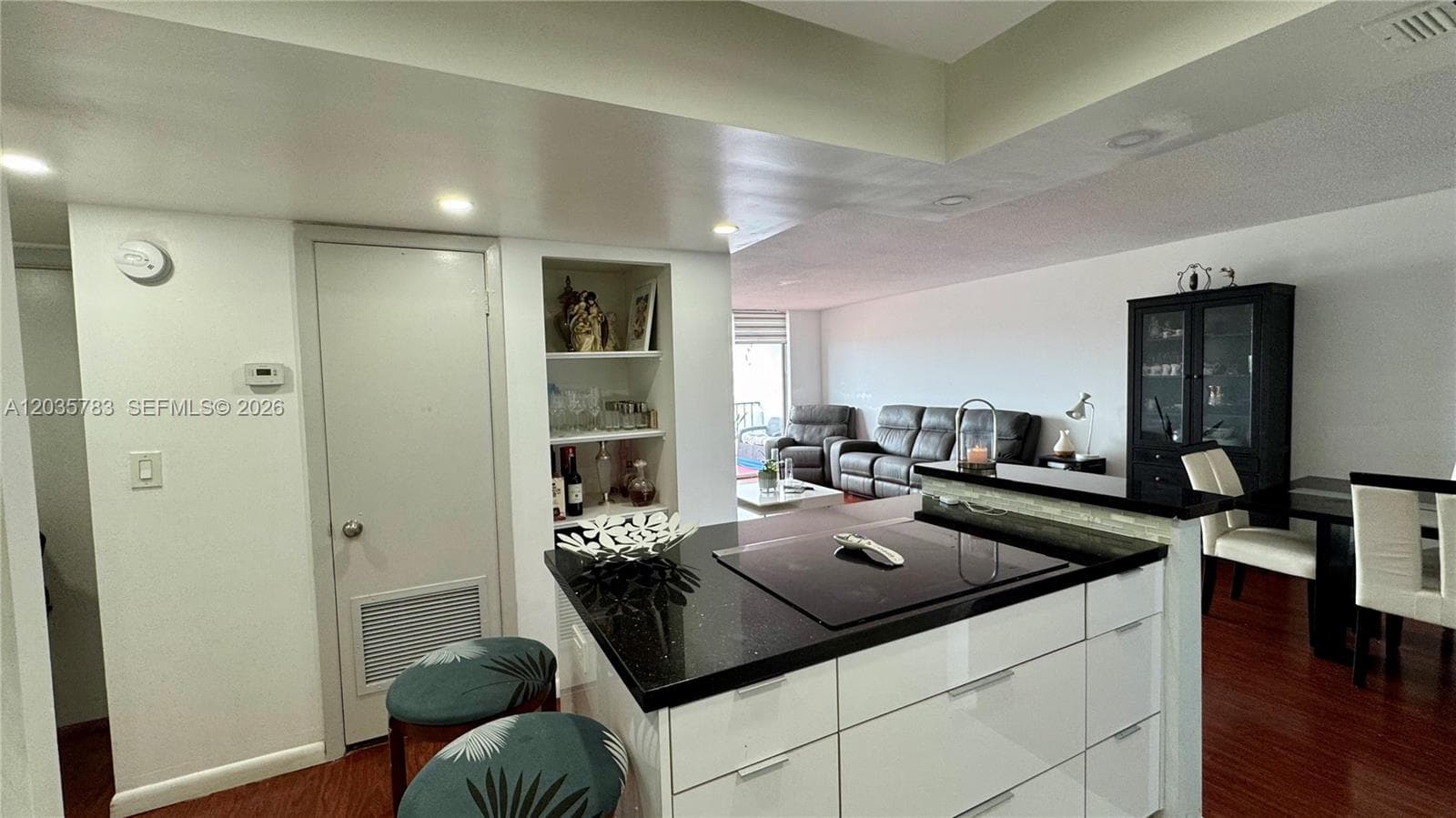 COMMODORE PLAZA · #1607 in Aventura - Photo 4