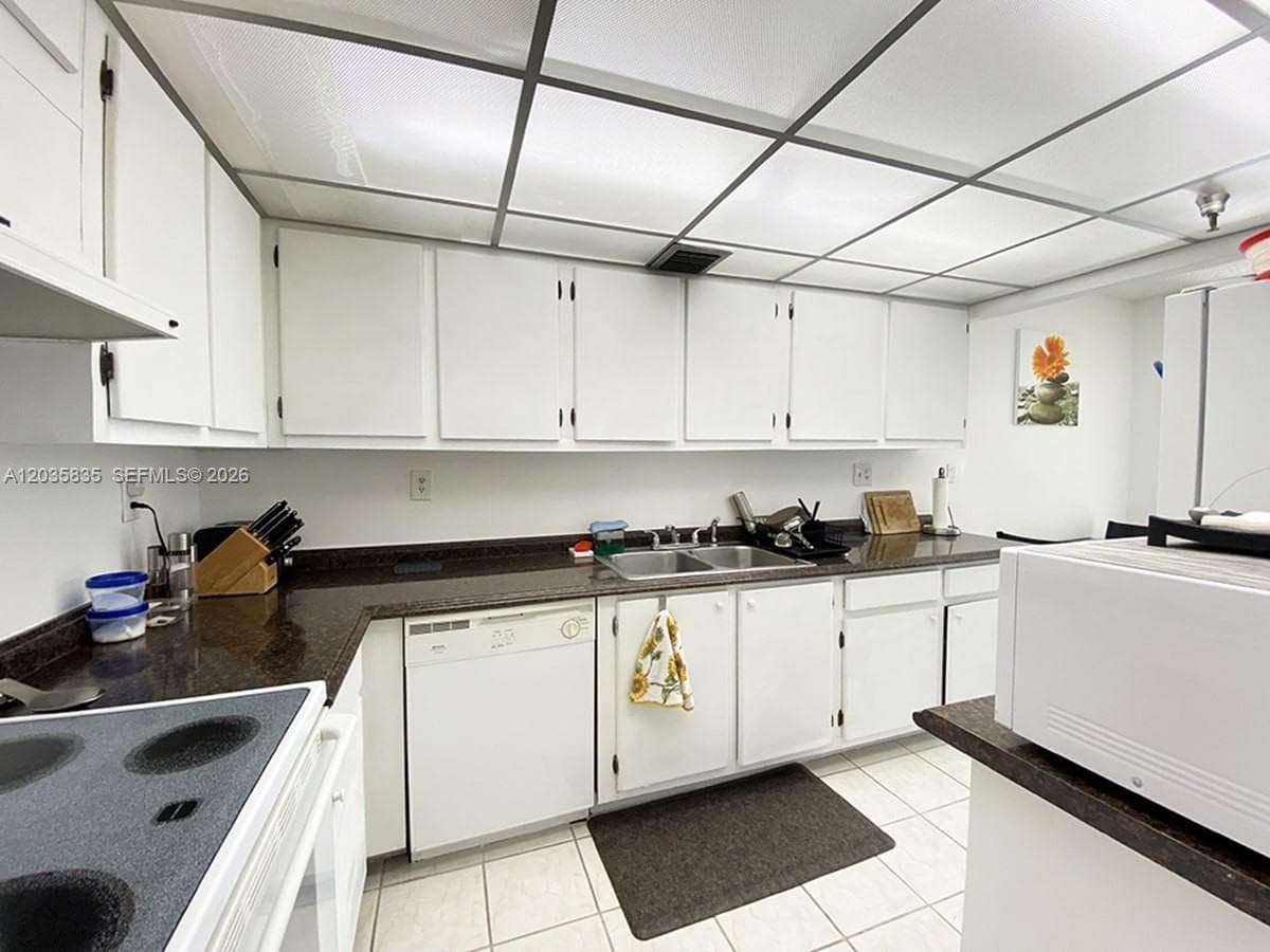 WINSTON TOWERS 700 CONDO · #414 in Sunny Isles Beach - Photo 23