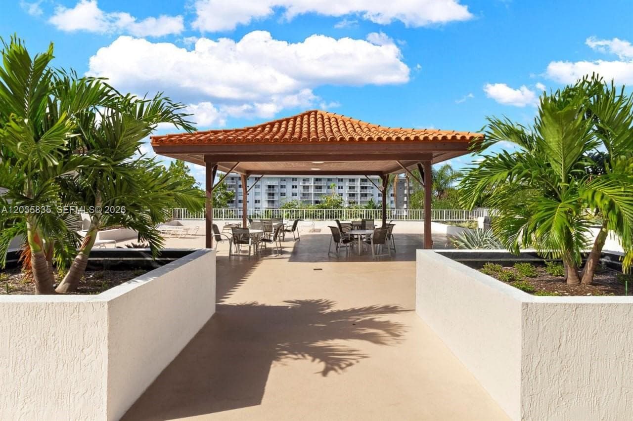 WINSTON TOWERS 700 CONDO · #414 in Sunny Isles Beach - Photo 32