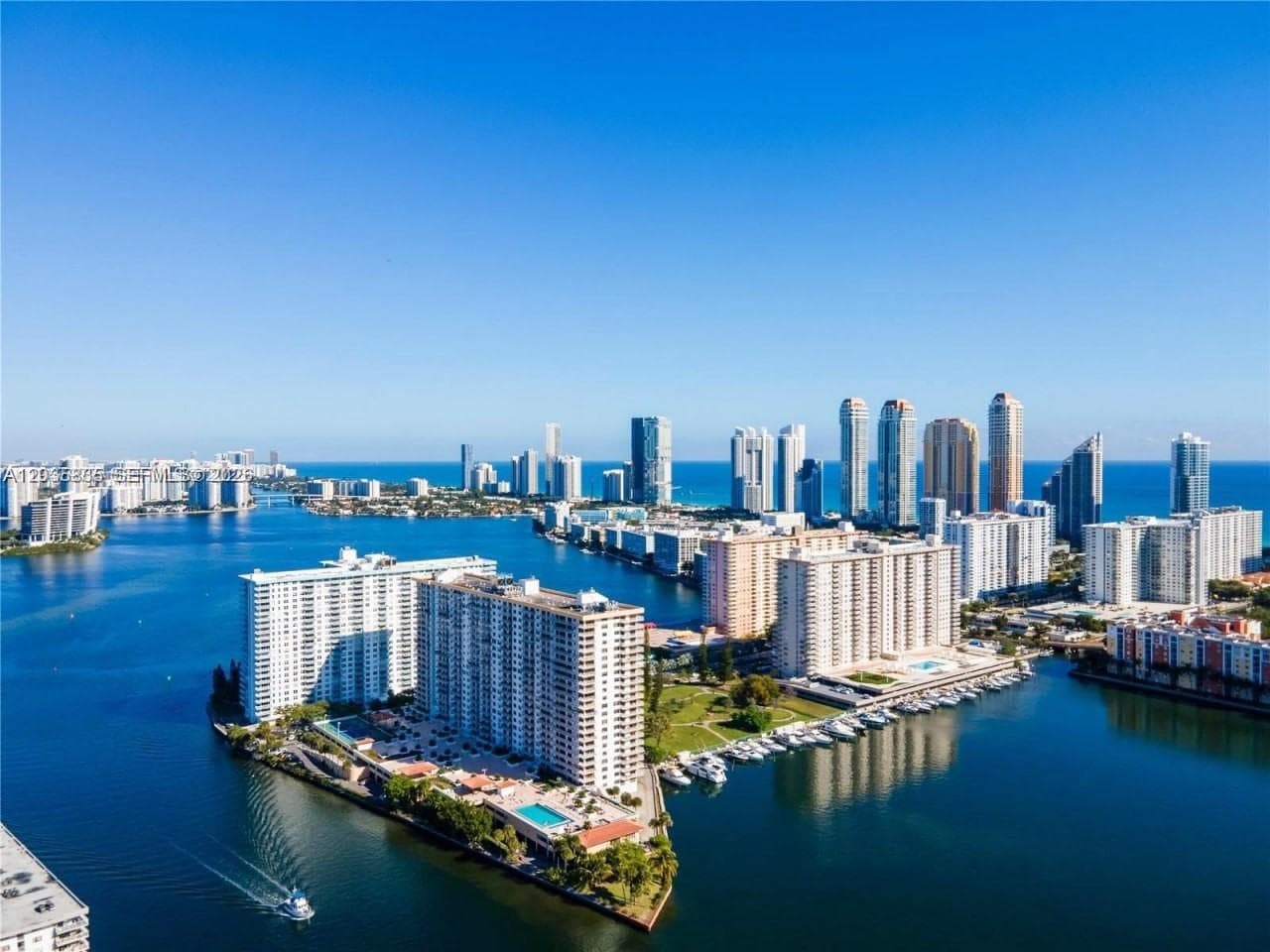 WINSTON TOWERS 700 CONDO · #414 in Sunny Isles Beach - Photo 34