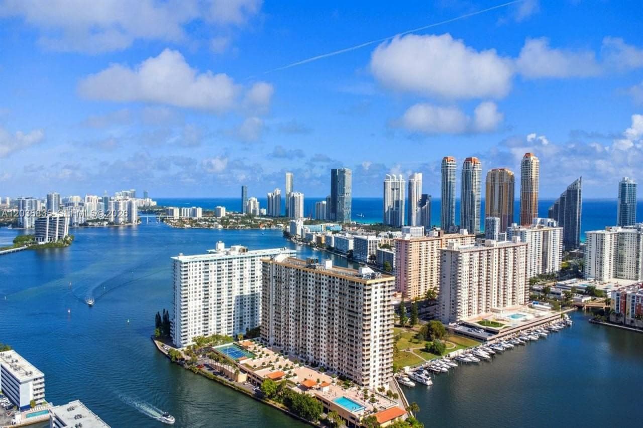 WINSTON TOWERS 700 CONDO · #414 in Sunny Isles Beach - Photo 35
