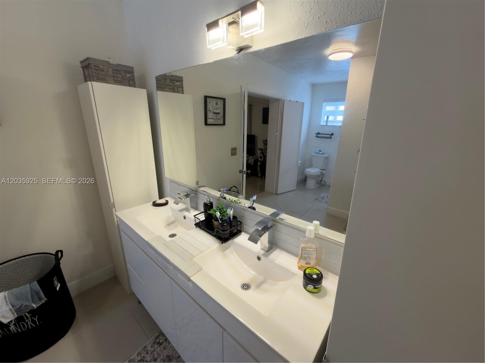 224 E 42nd St photo 43