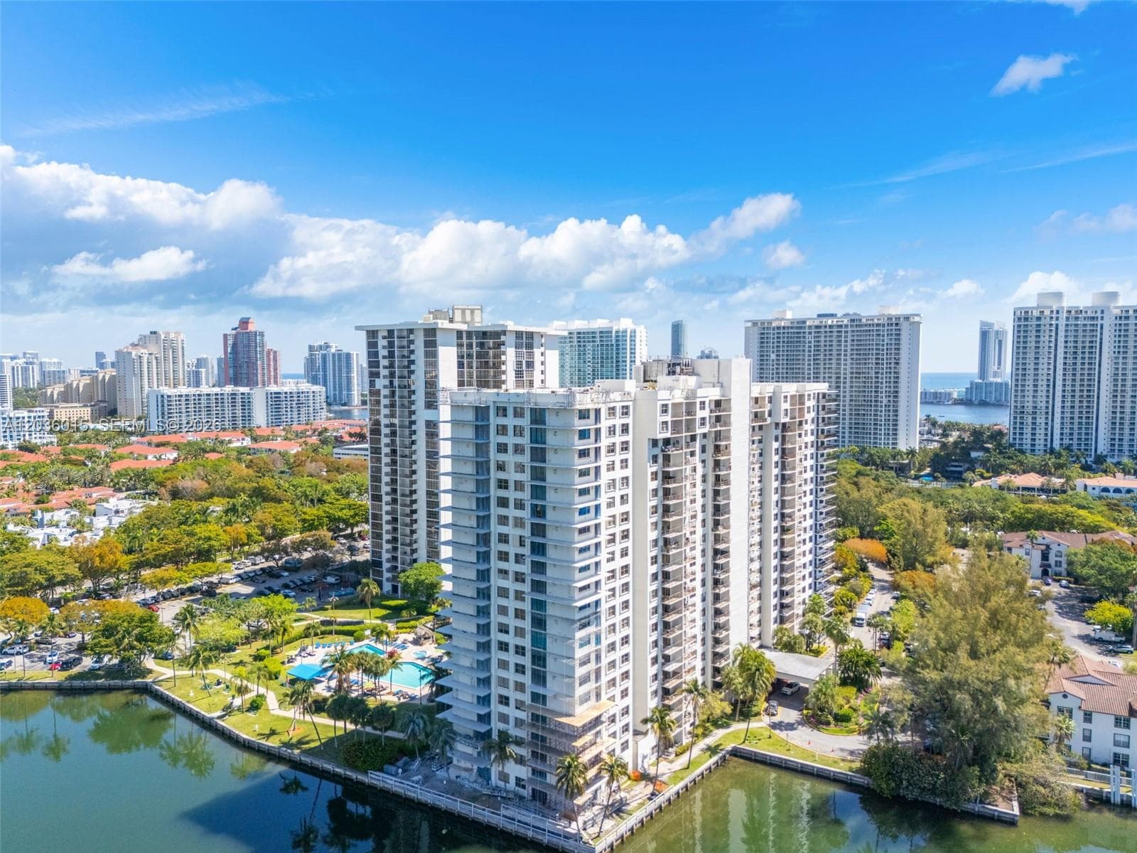 THE CLIPPER AT BISC COVE · #PH205 in Aventura - Photo 1