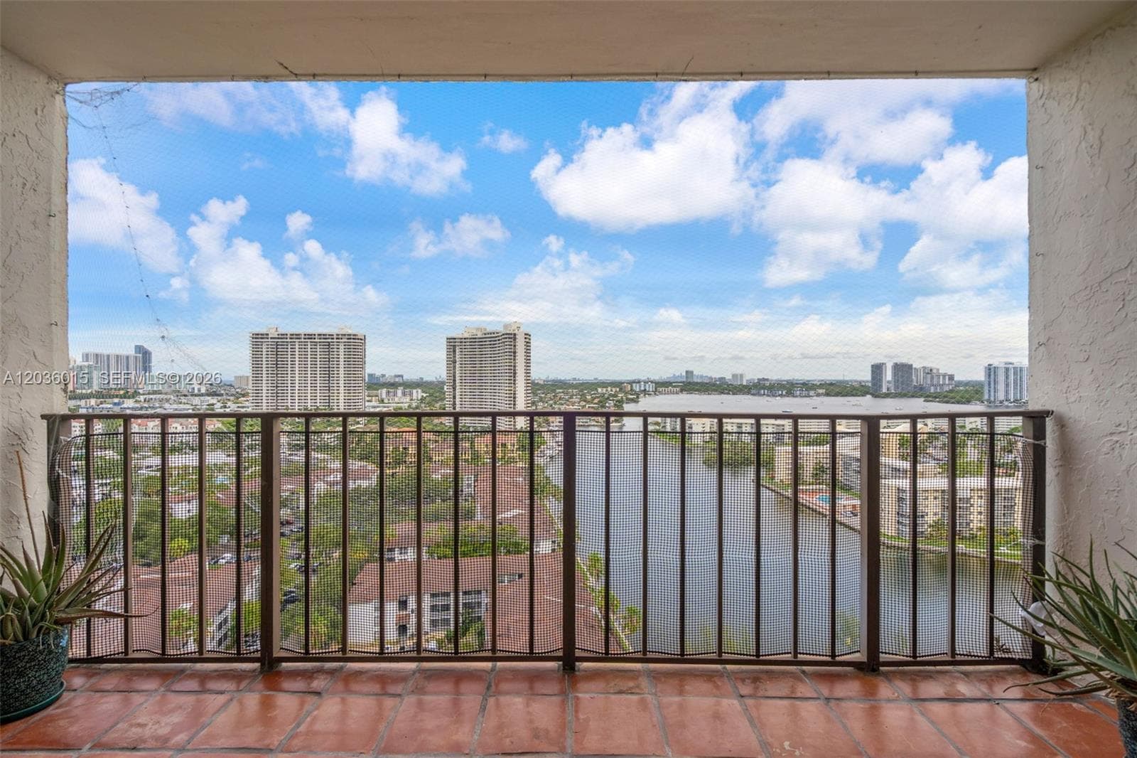 THE CLIPPER AT BISC COVE · #PH205 in Aventura - Photo 25