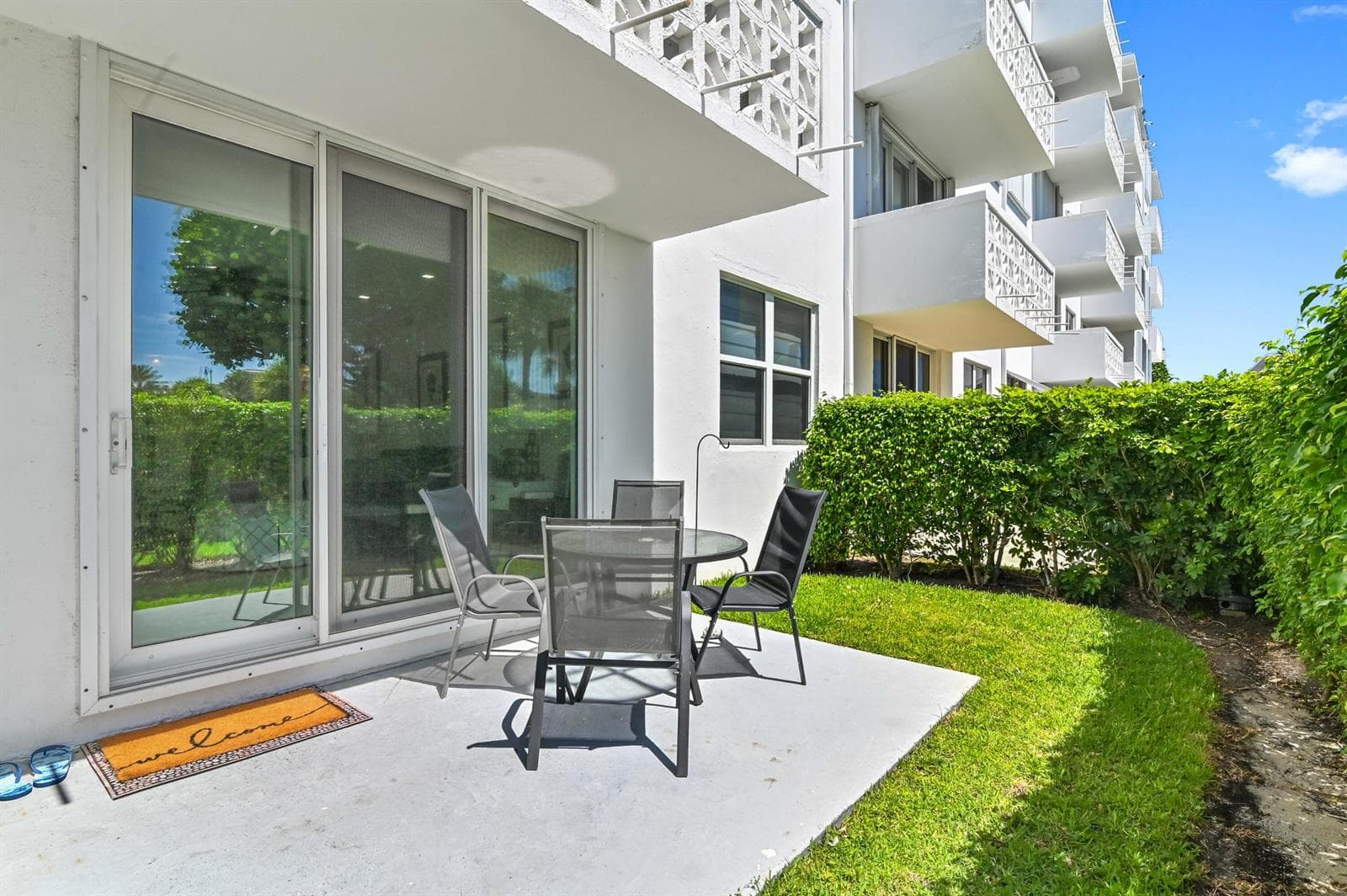 22 patio 01