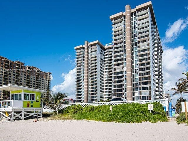 PARKER PLAZA · #1123 in Hallandale Beach - Photo 1