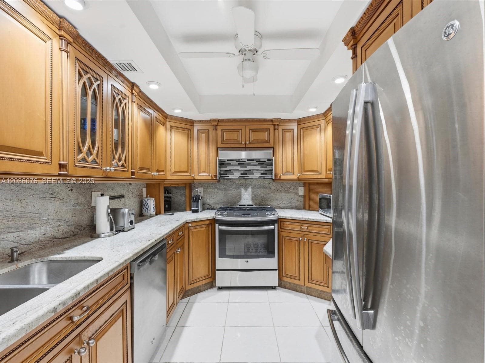 PARKER PLAZA · #1123 in Hallandale Beach - Photo 9