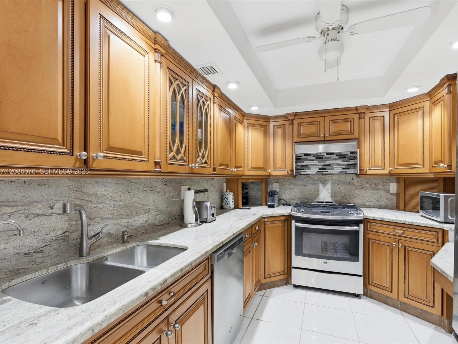 PARKER PLAZA · #1123 in Hallandale Beach - Photo 11