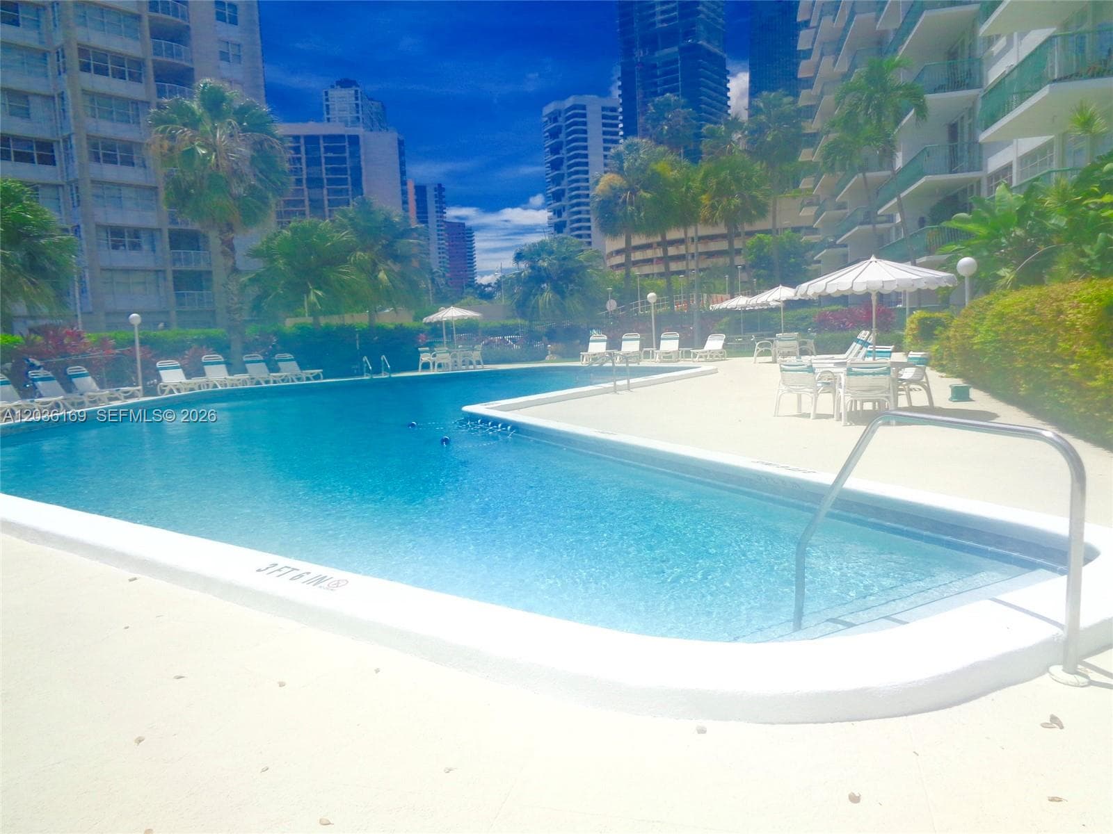 Brickell Bay Tower Condo · #613 in Miami - Photo 7