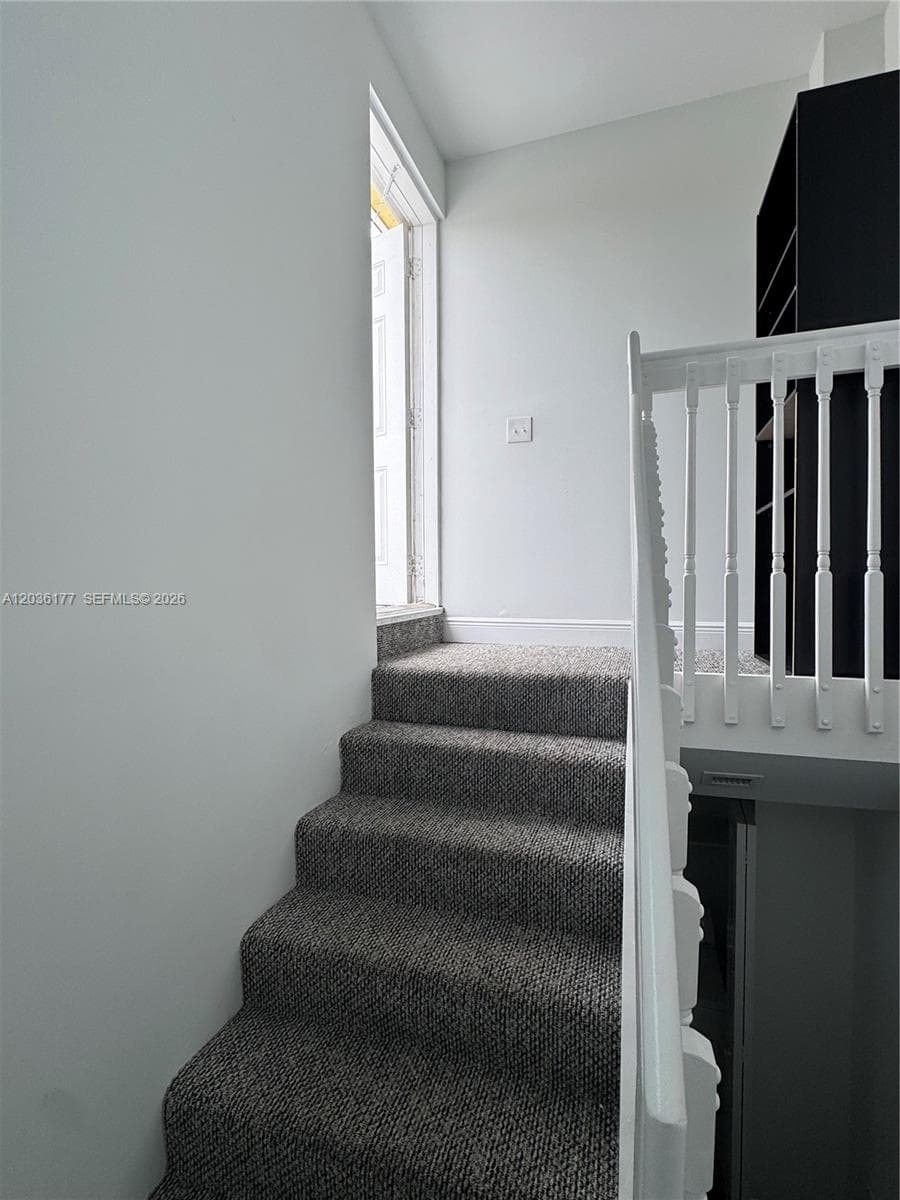 820 N 17th Ave photo 29
