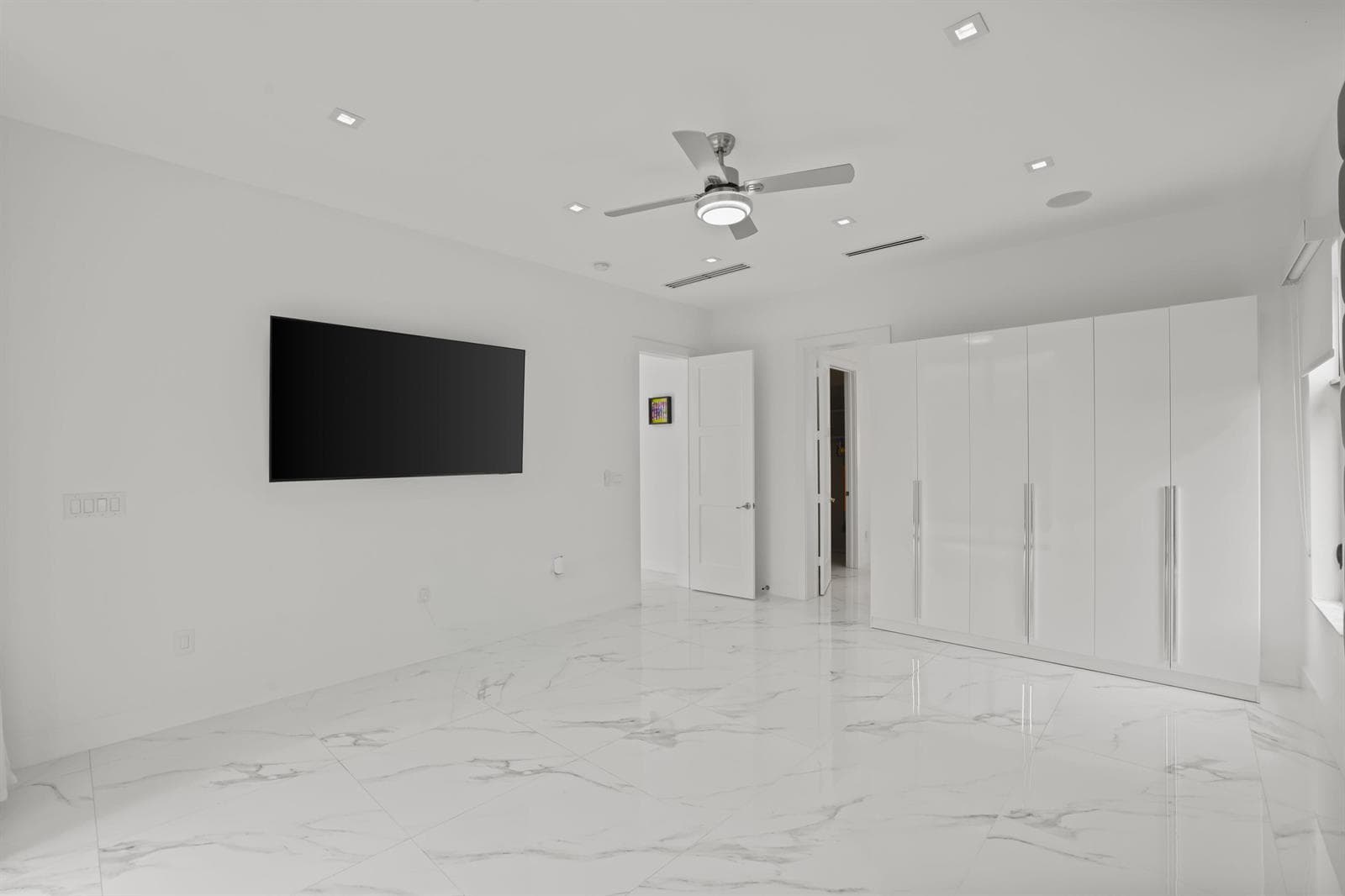 2620 Southeast 6th St - 51.jpg-FULL