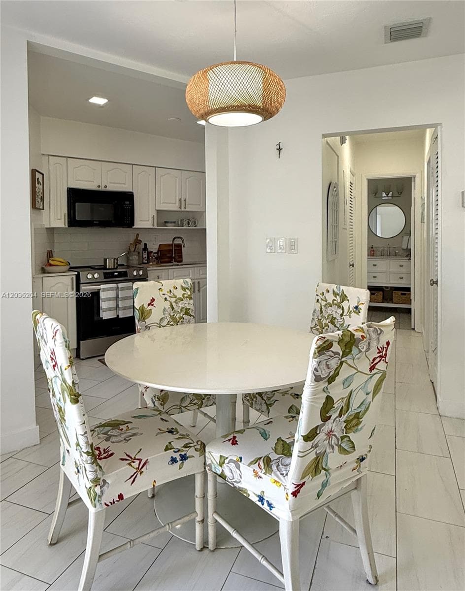 SKY LAKE GARDENS NO 4 · #251 in Miami - Photo 9