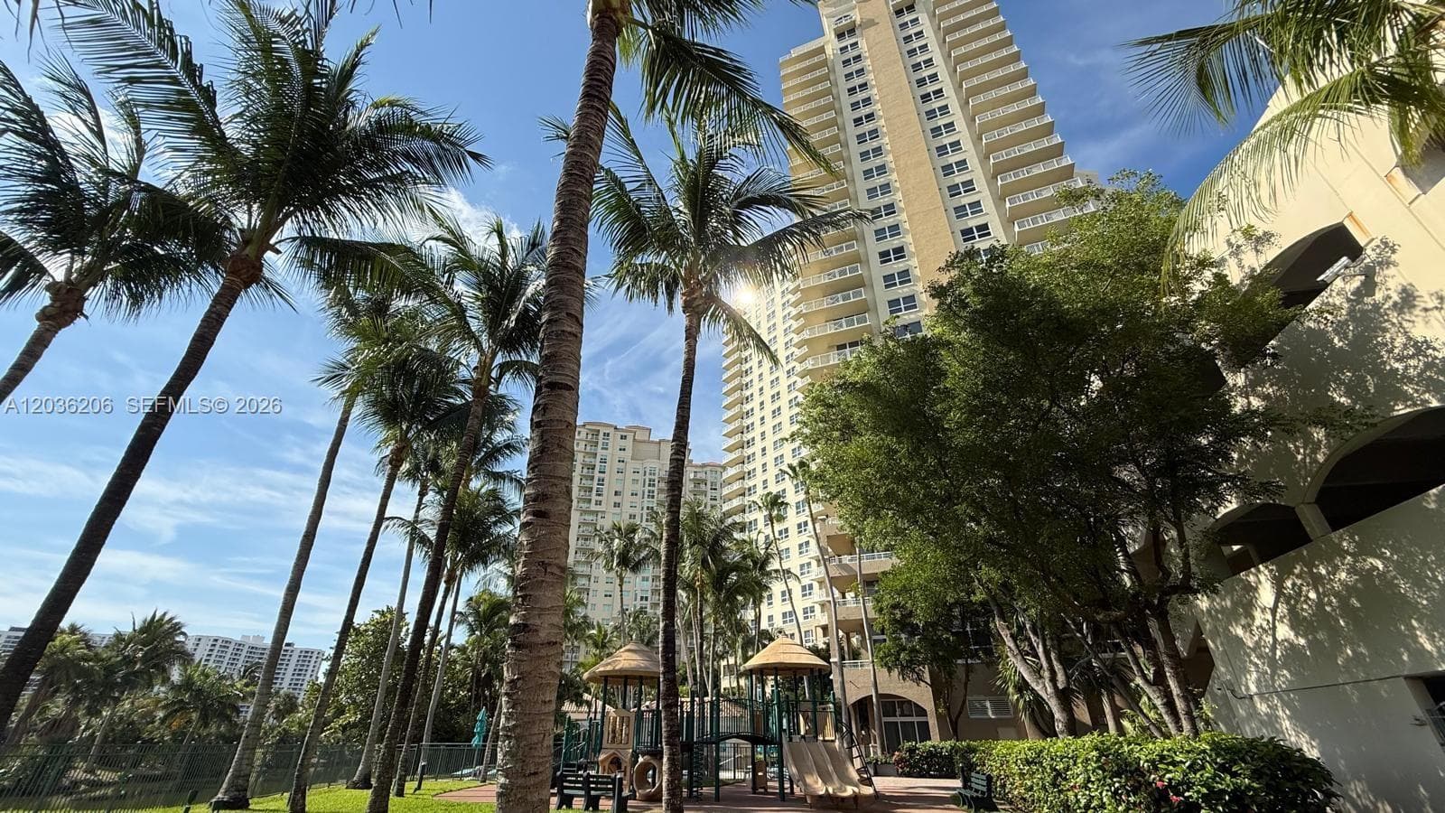 TURNBERRY ON THE GREEN CO · #1212 in Aventura - Photo 12
