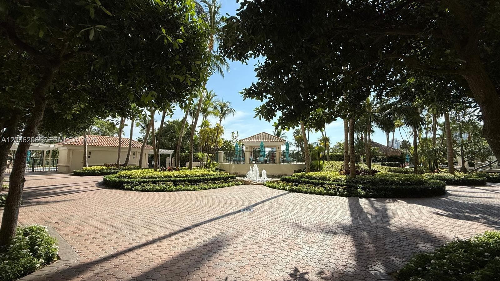 TURNBERRY ON THE GREEN CO · #1212 in Aventura - Photo 9