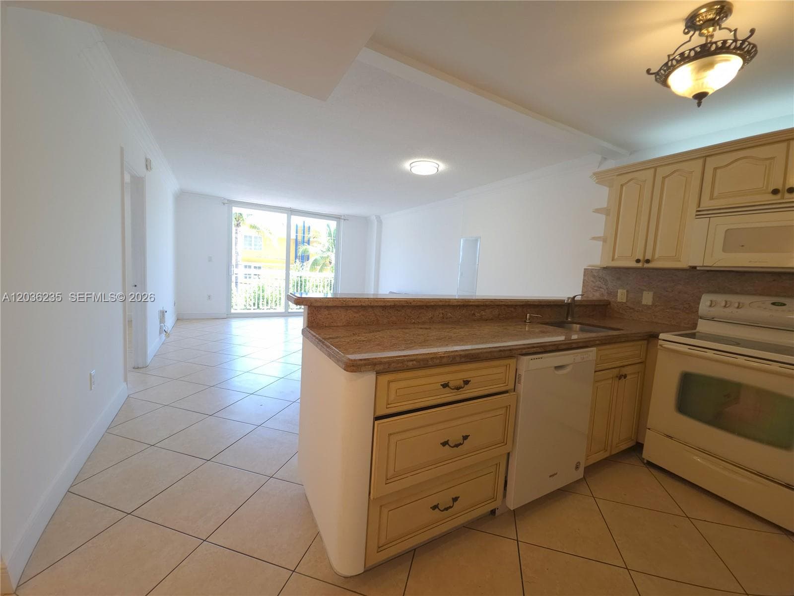 THE PRESIDENTIAL CONDO · #304 in Miami Beach - Photo 2