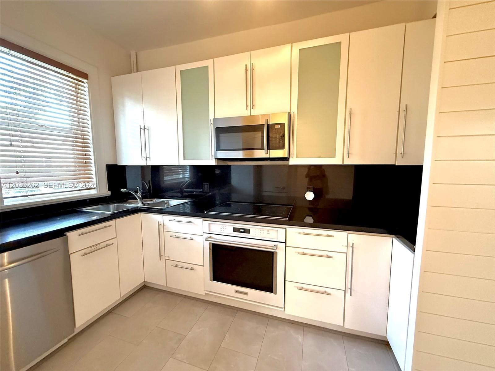 The Esplanade Beach Condo · #108 in Miami Beach - Photo 9