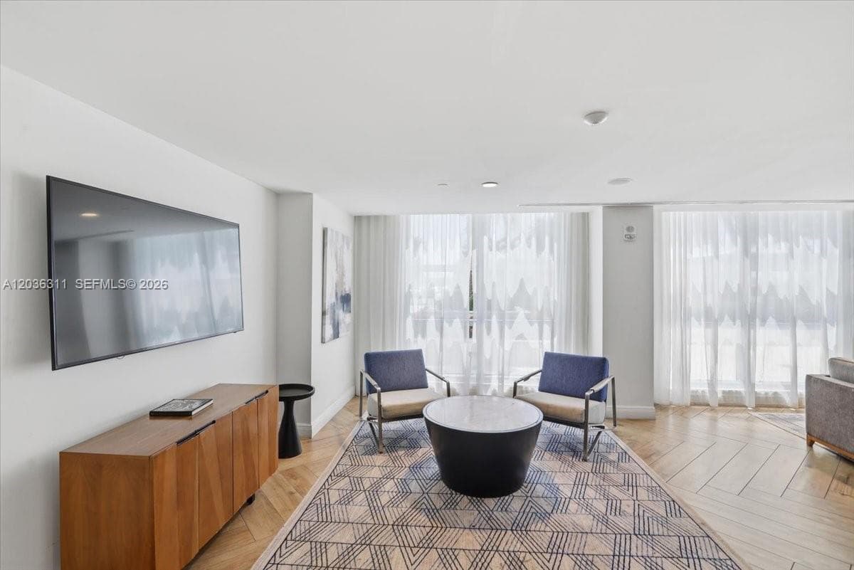 Circ Residences · #703 in Hollywood - Photo 32