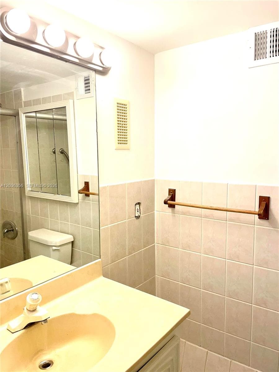 DE SOTO PARK SOUTH · #414 in Hallandale Beach - Photo 6