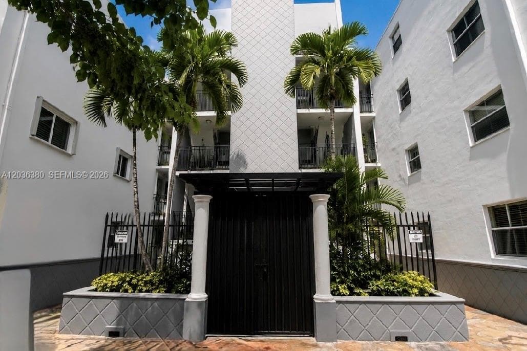 VILLA NAVARRA CONDO · #204 in Miami - Photo 10