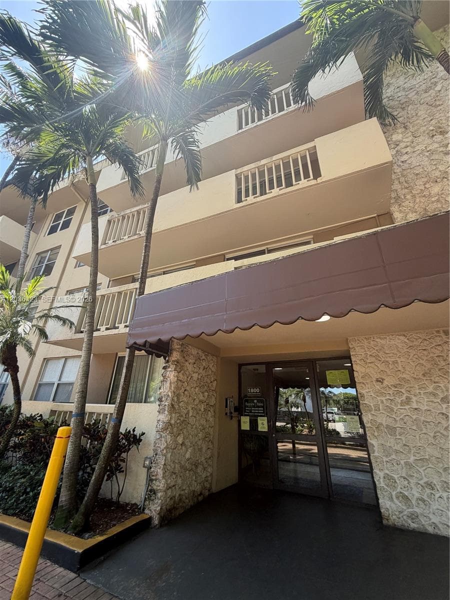Bayview Palms Condo · #239 in North Miami - Photo 2