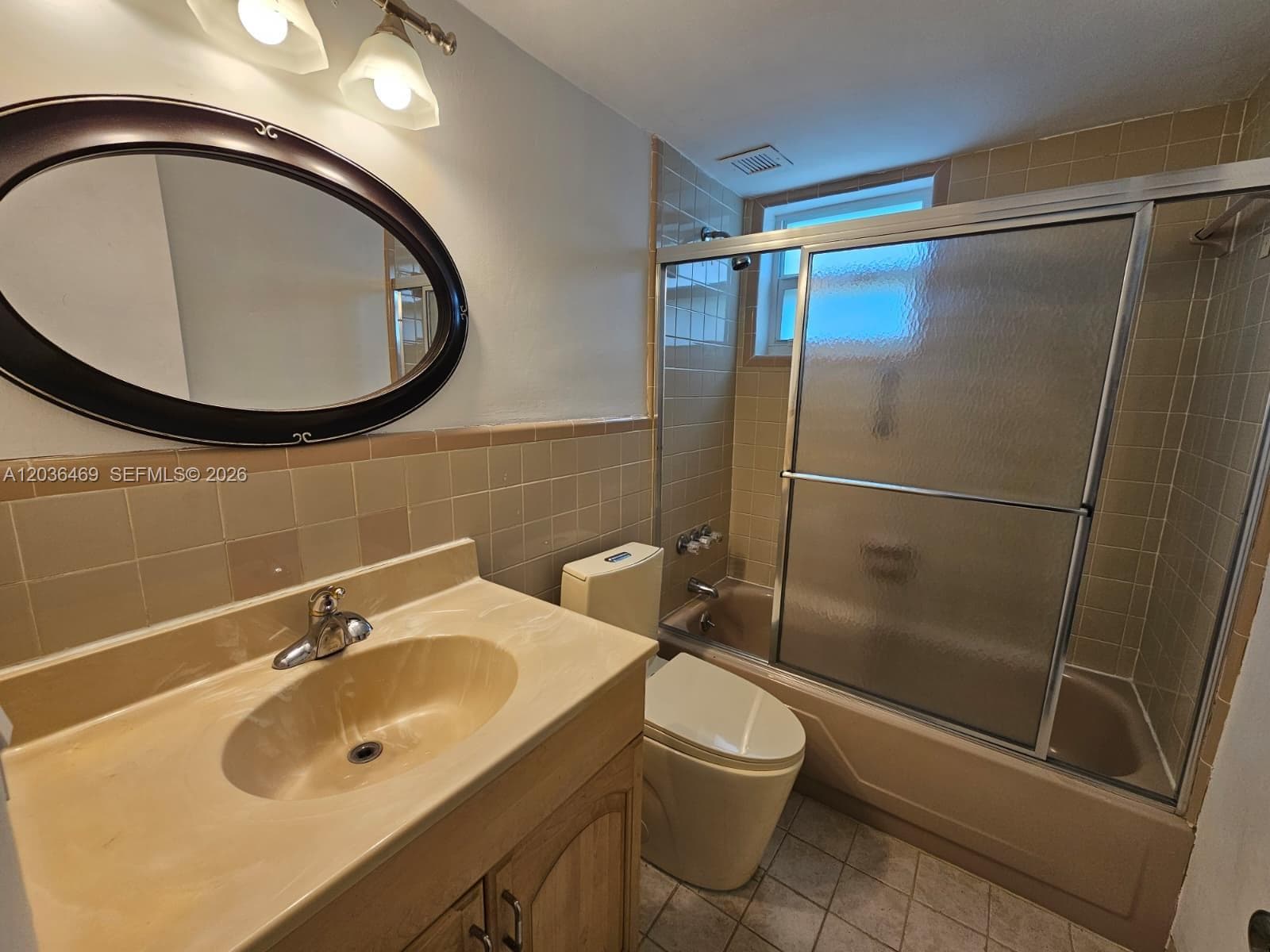 POINT BAY NORTH CONDO · #12 in Miami - Photo 4