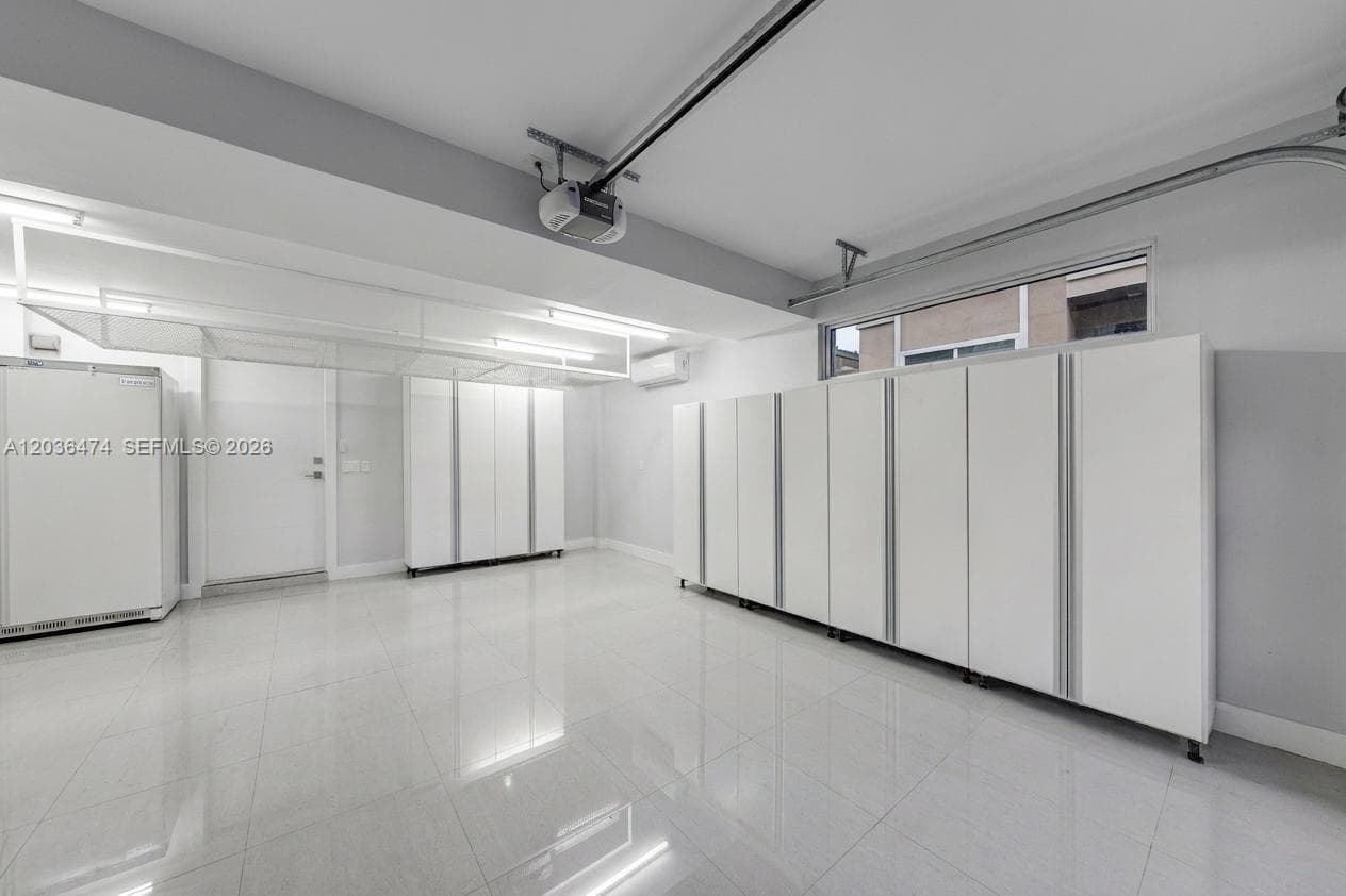 2 Covered parkings with AC