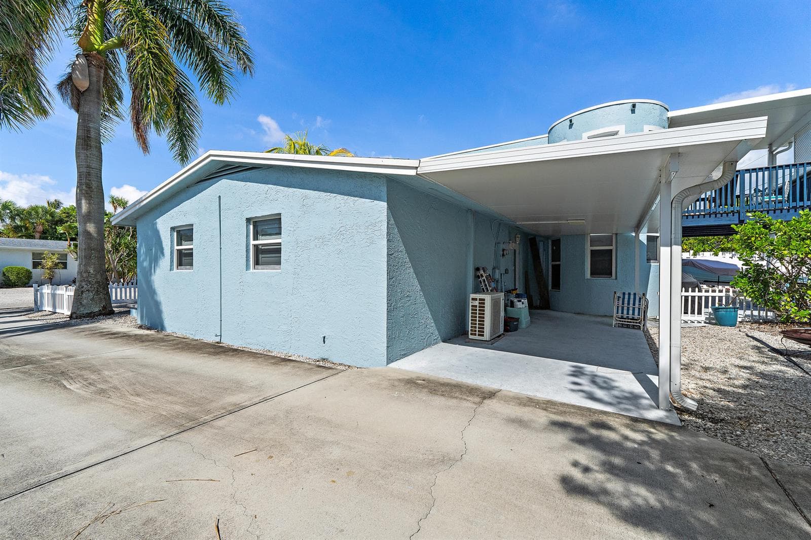 004-1779LenDrive-NorthPalmBeach-FL-33408