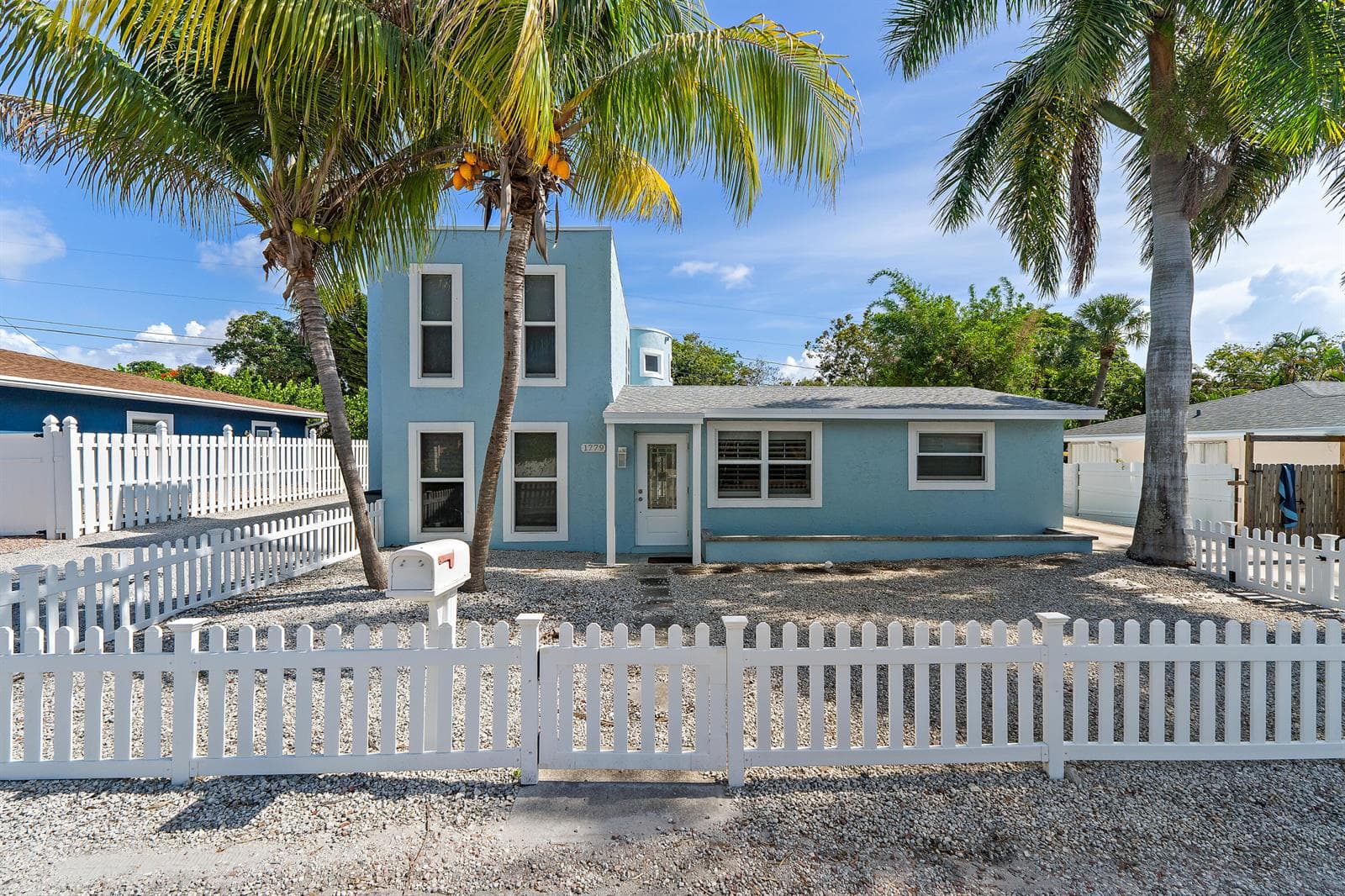 007-1779LenDrive-NorthPalmBeach-FL-33408