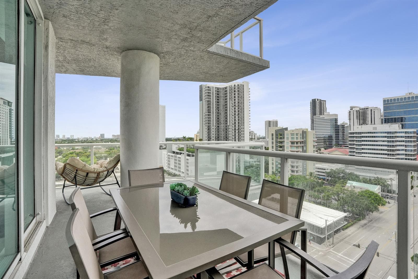 STRADA 315 #1206 BALCONY DINING 2