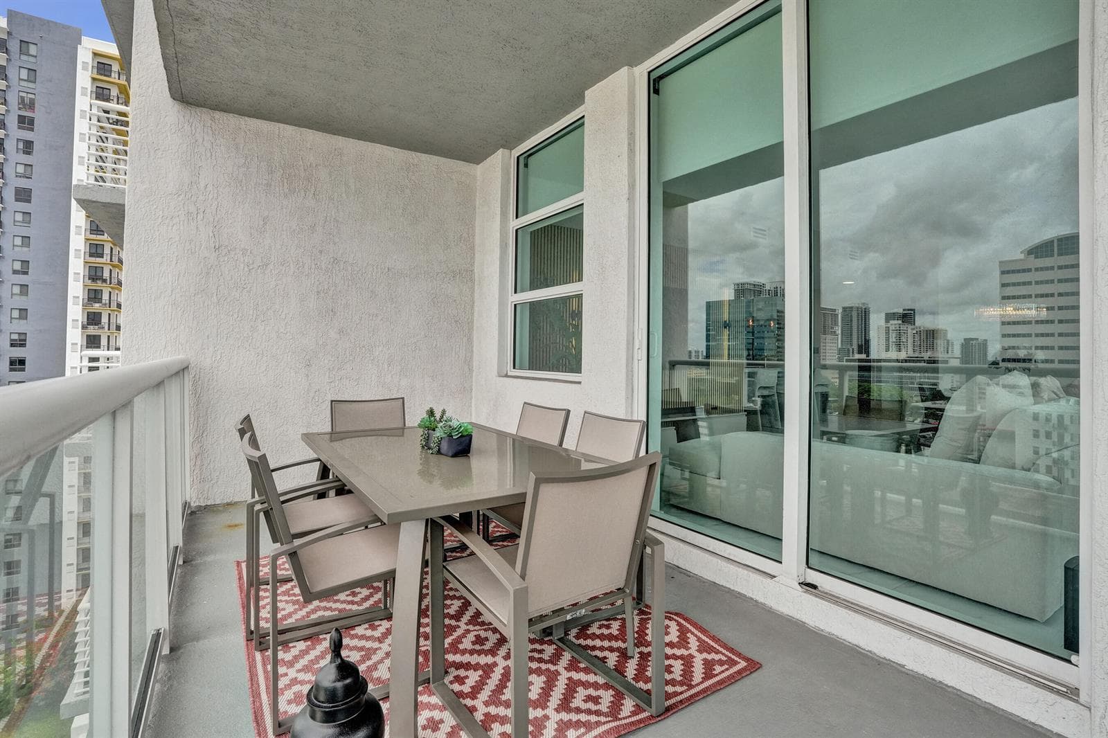 STRADA 315 #1206 BALCONY DINING