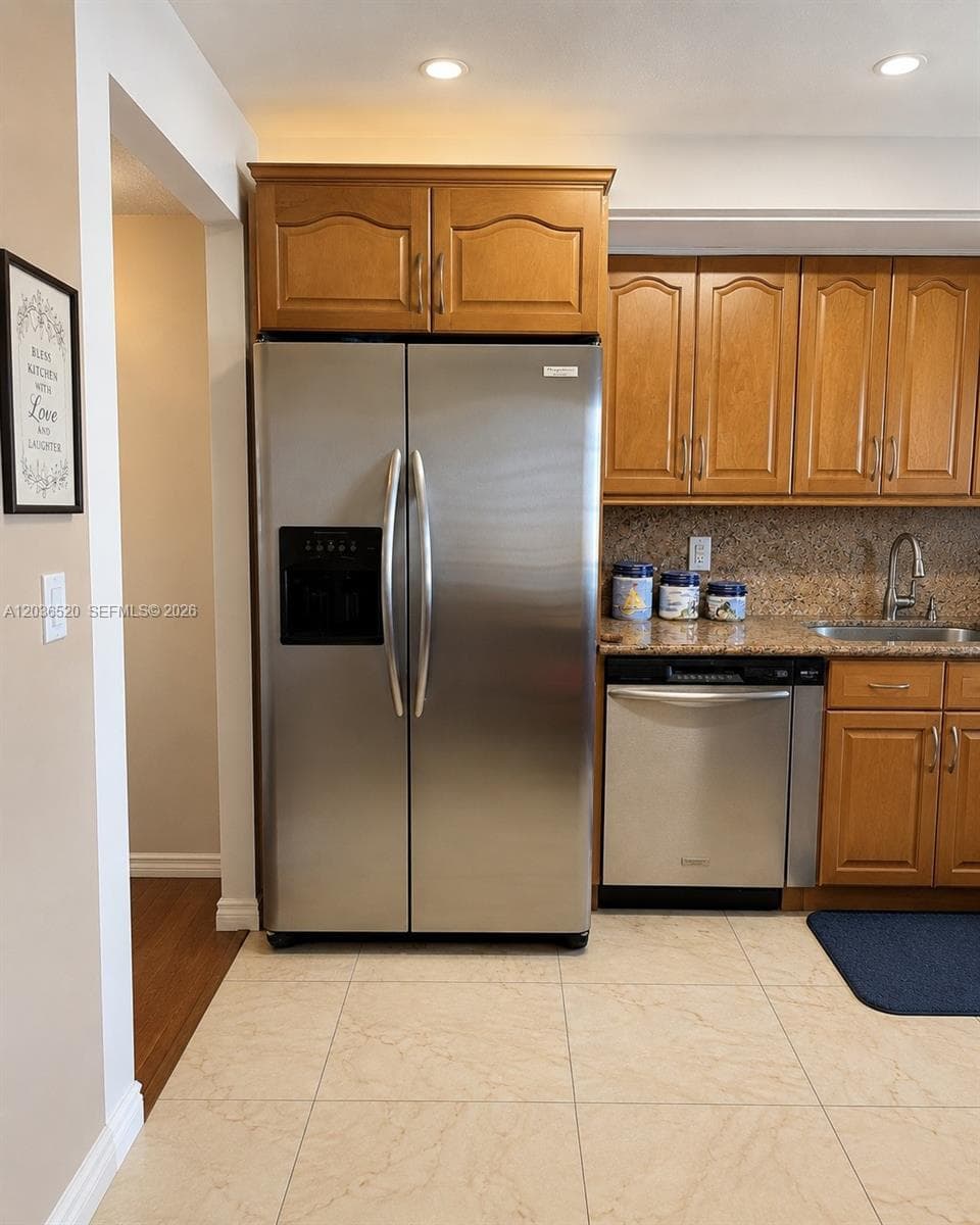 DESOTO PARK · #303 in Hallandale Beach - Photo 5