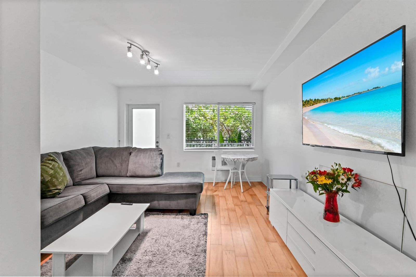 11 Living room 03