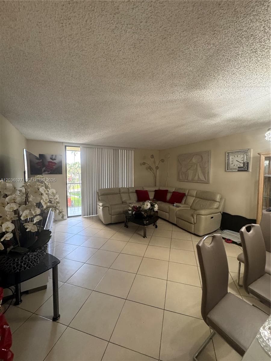 Fox Chase · #310 in Miami - Photo 7